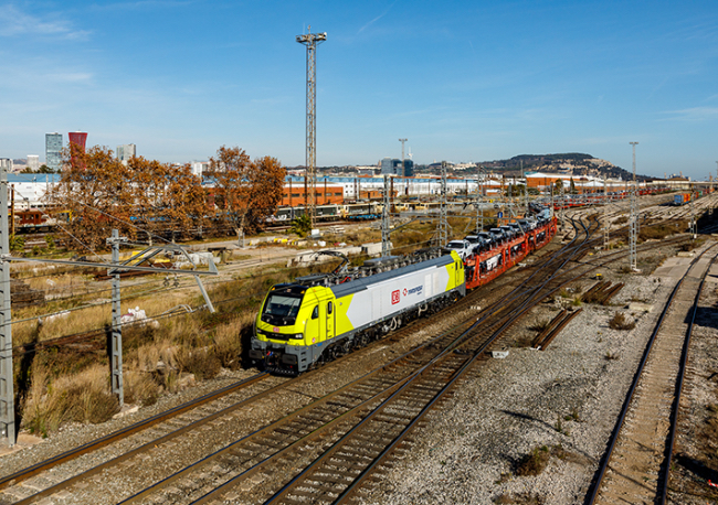 Foto Transfesa Logistics comienza a operar trenes en ancho UIC entre la Península Ibérica y Europa por primera vez en su historia.